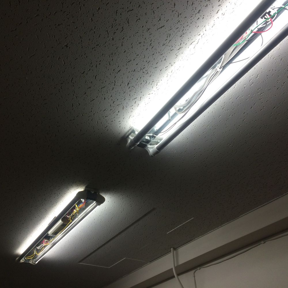 天井に直接取り付けされている蛍光灯を 引掛けシーリング式に変更したい リフォームのことなら家仲間コム