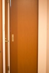 「廊下と洗面の仕切り合板ドア修理」についての画像