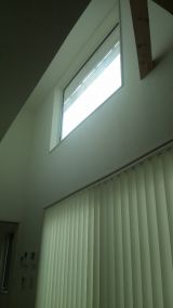 「高窓にロールスクリーン取り付け」についての画像