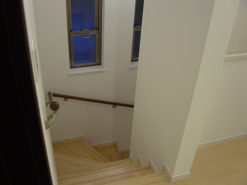 ２階リビングと階段の間に扉を取り付けたい リフォームのことなら家仲間コム