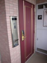 「玄関ドアのガタツキを修理したい」についての画像