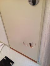 「トイレのドアの破損」についての画像
