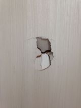 「洋室の扉の穴を修理したい」についての画像