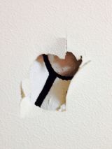 「壁の穴・クローゼットドアの傷を塞いで補修（足立区）」についての画像