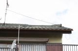 「地震で崩れた屋根の瓦の修理」についての画像