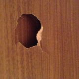 「マンションの室内ドアの穴を修理したい」についての画像