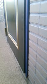 「玄関ドアの歪み修正の方法やかかる費用について」についての画像