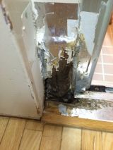 「浴室の入口の柱下部が腐食し修理したい」についての画像