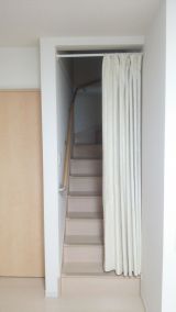 「リビング階段に扉を新設」についての画像