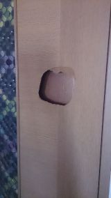 「ドアの穴補修依頼」についての画像