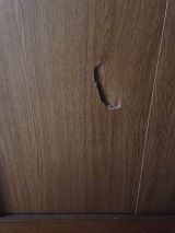 「クローゼットのドアの穴（大きさ8㎝）の修理」についての画像