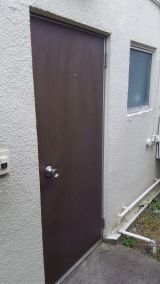 「玄関ドアの修理または交換（鍵交換含む）」についての画像