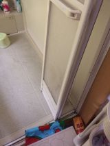 「浴室のドアを修理または交換したい」についての画像