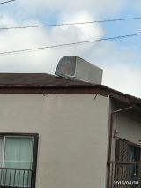 「二階屋上の上、太陽熱温水器の撤去」についての画像