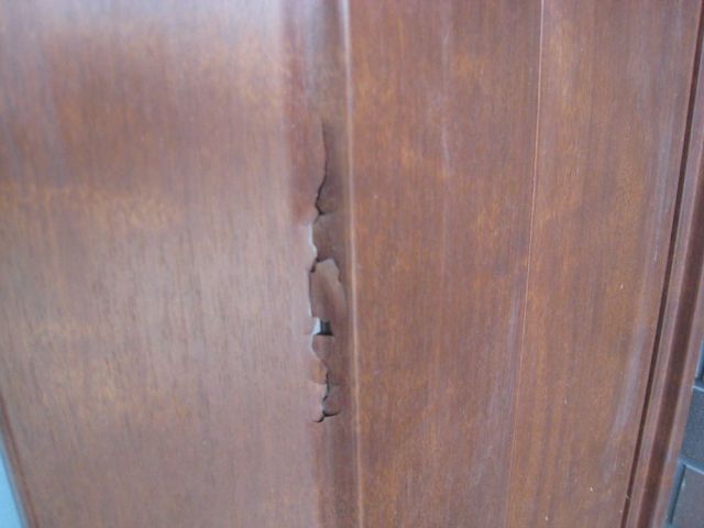 玄関ドアの修理 表面シートの剥がれによりリフォーム希望 リフォームのことなら家仲間コム