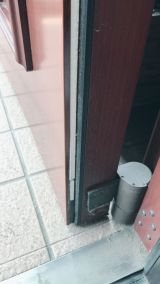 「玄関ドアの面材剥離を修理したい」についての画像