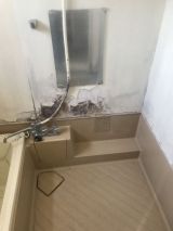 「浴室壁のひび割れの補修」についての画像