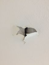 「キッチン上の天井壁穴（10㎝）の修復」についての画像
