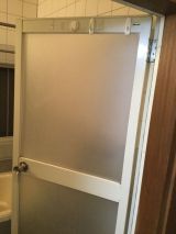 「風呂ドア交換（176×76）カバー工法の開き戸に替えたい」についての画像