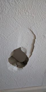 「壁穴の修理費用の件」についての画像