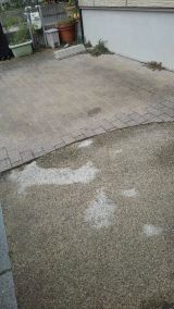 「駐車スペースの地面剥がれてコンクリート面が、出てきた（車2台分）」についての画像
