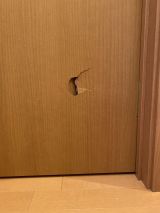 「室内ドアの穴（10㎝程度）の修理」についての画像