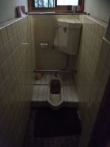 「和式トイレが汚く、タンクも故障している170㎝×73㎝」についての画像