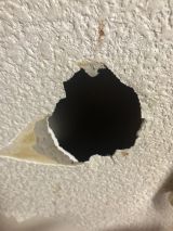 「1階キッチンの壁の穴（縦10センチ横10センチ）修理」についての画像