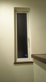 「2階の窓網戸の取り付け」についての画像
