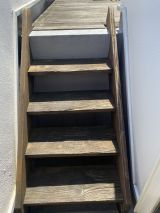 「2階ベランダウッドデッキに上がる木製階段作成」についての画像