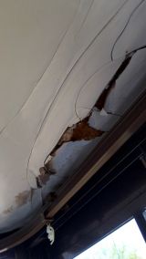 「出窓の天井の雨漏り修理」についての画像