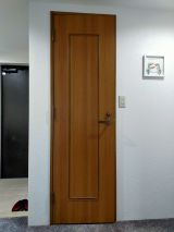 「トイレ木製開きドア」についての画像