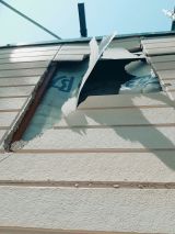 「2階バルコニー外壁サイディング破損」についての画像
