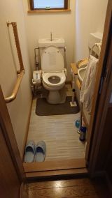「トイレ交換と床クッションフロア張り替え」についての画像