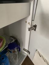 「キッチンの収納扉の蝶番補修」についての画像