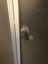 「浴室ドアの割れたアクリル板交換」についての画像