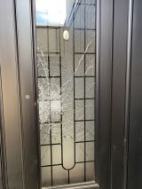 「リビングの曇りガラスと玄関の網ガラスの交換」についての画像