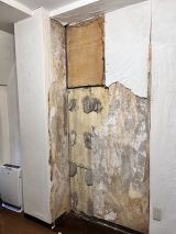 「部屋の壁を補修、天井の板一部補修」についての画像