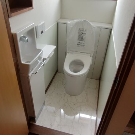 タンクレストイレ並の工事費価格でそれ以上の効果得られるトイレリフォーム 東京都 新宿区 リフォームのことなら家仲間コム