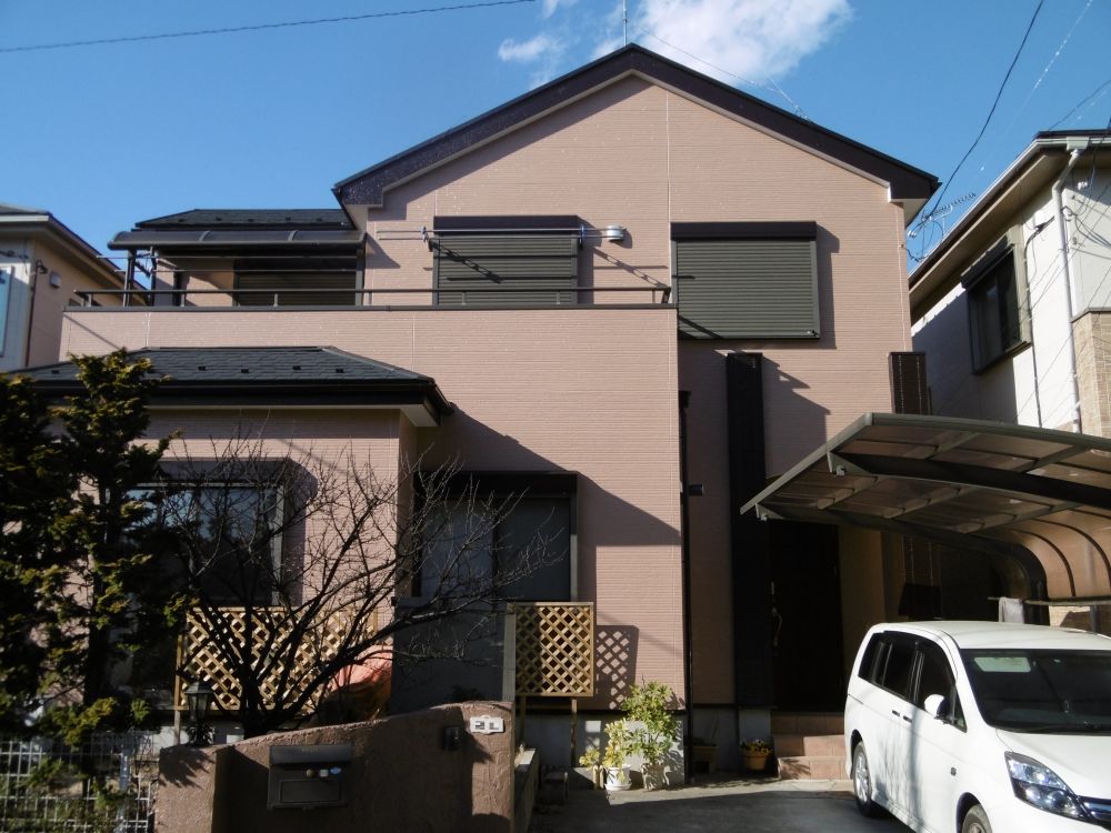 外壁塗装 屋根重ね葺き ピンクベージュ色で優しく温かい印象に 埼玉県 久喜市 リフォームのことなら家仲間コム