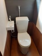 隅付きタンクのトイレから節水型トイレへ交換 手洗い器新設