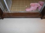 風呂場入口部分の床の腐食やカビによる下地修理とクッションフロアの貼替