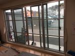 窓外側の２枚網戸➡換気効率アップの窓内側の４枚網戸の取り換え工事例
