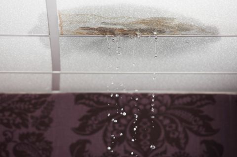 浴室水漏れ修理 補修にかかる価格相場と原因別の工事について徹底比較 リフォームのことなら家仲間コム