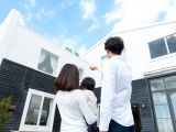 屋上にフェンスを設置する際の注意点や施工方法・費用目安